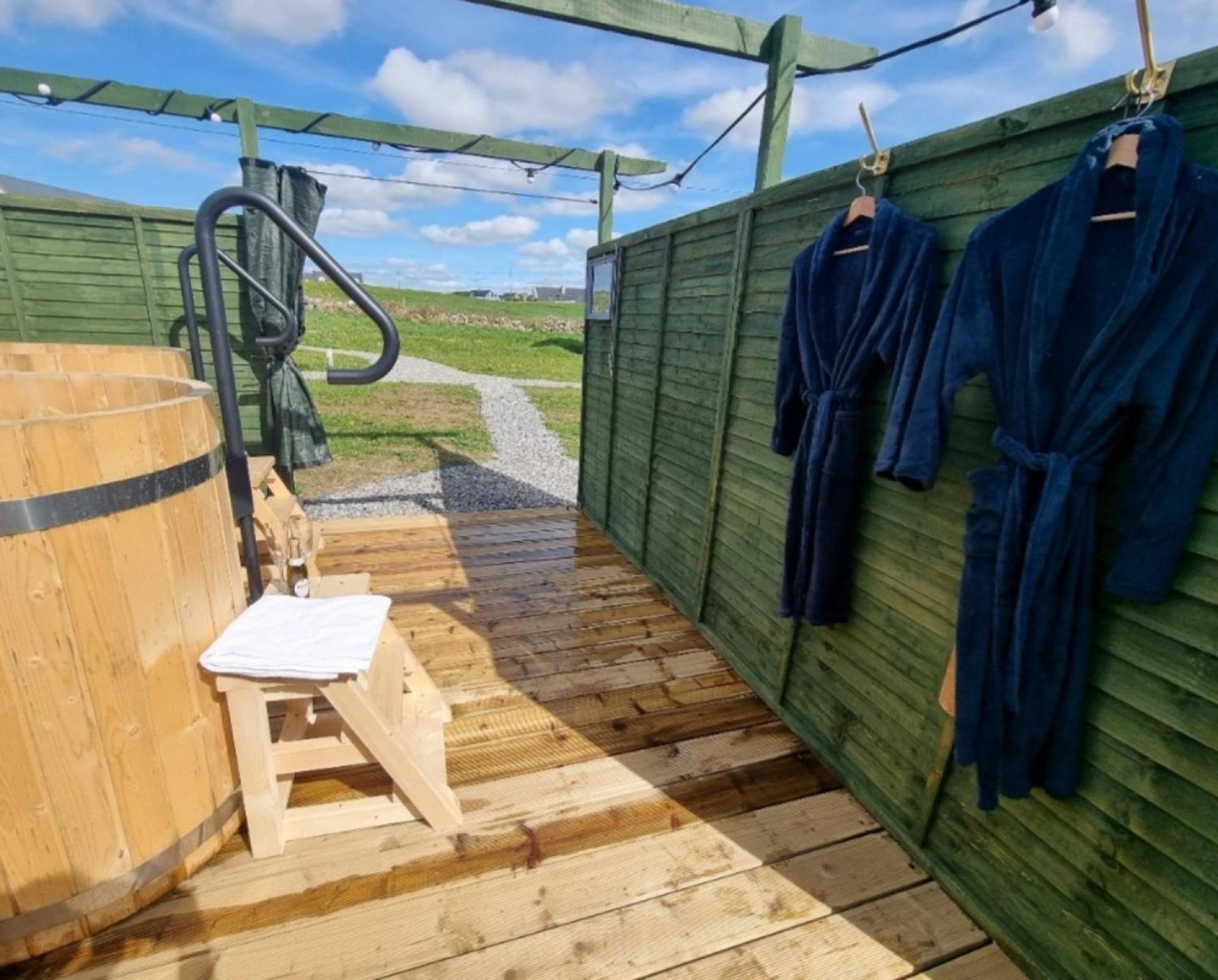 Wild Meadow Huts Villa Doolin Exterior photo